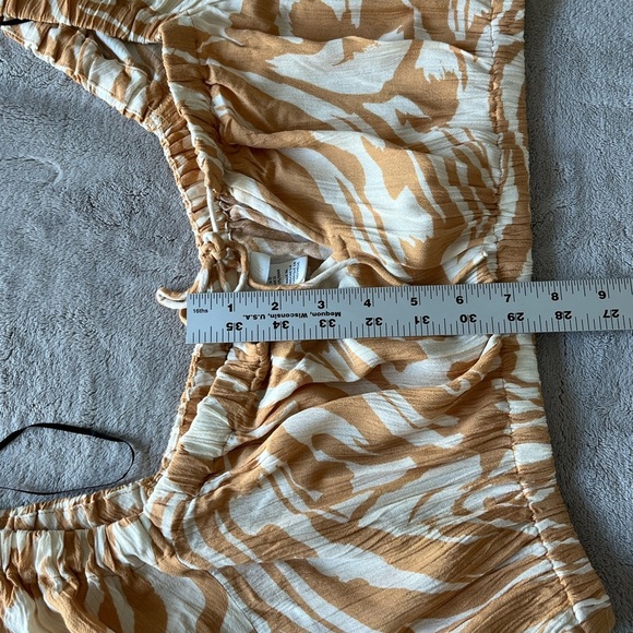 H&M Zebra Print Crop Top Puff Short Sleeves Cream and Tan Sexy Animal Print L - Picture 10 of 10